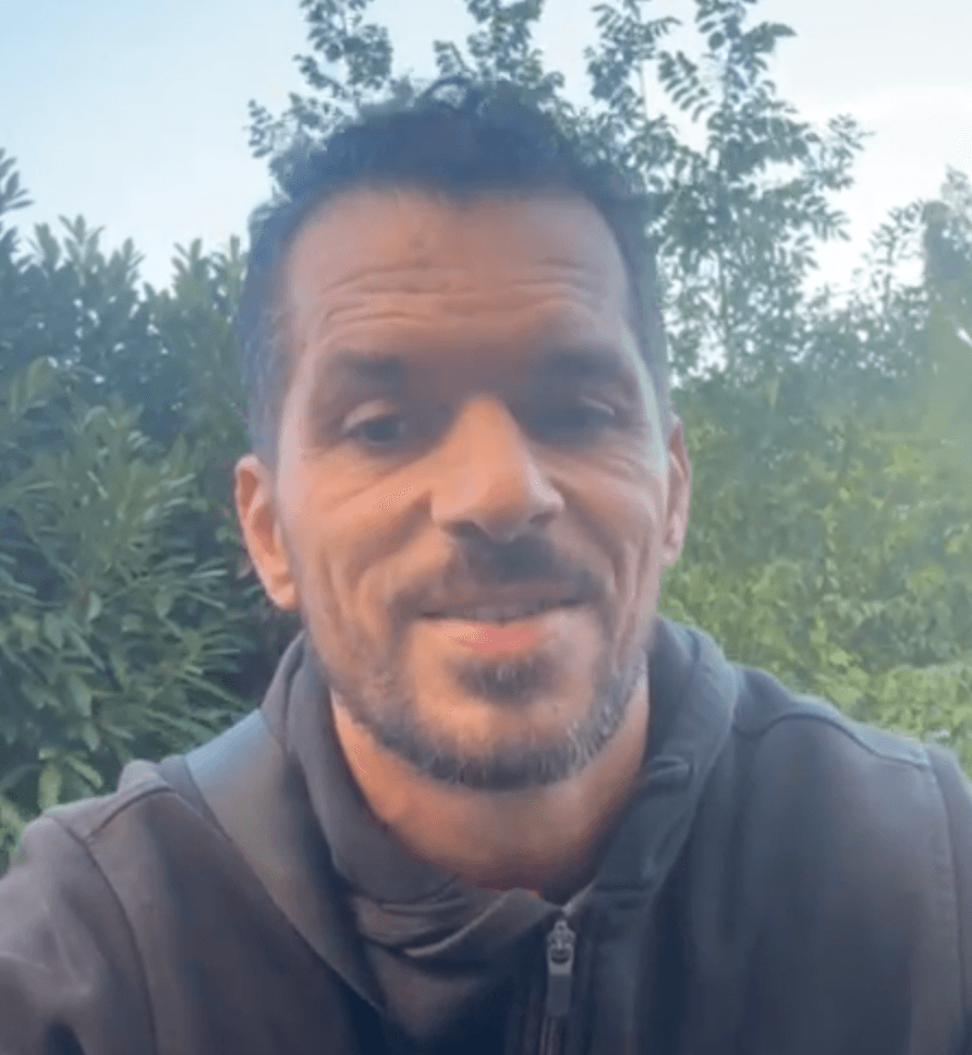 Découvrez le témoignage de Christophe, gérant d'une société de transport, après sa formation à la capacité de transport routier de marchandises dispensée par l'École Française de la Capacité de Transport (EFCT), anciennement LYAD Academy. Il partage son retour d'expérience sur la qualité de la pédagogie, l'accompagnement personnalisé et la préparation à l'examen de la capacité de transport. Cette formation s'adresse aux futurs transporteurs, gestionnaires de transport et créateurs de sociétés de transport partout en France.